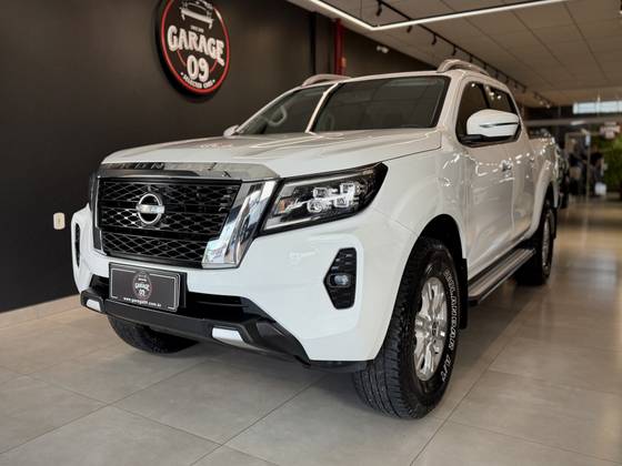 NISSAN FRONTIER 2.3 16V TURBO DIESEL XE CD 4X4 AUTOMÁTICO NISSAN FRONTIER 2.3 16V TURBO DIESEL XE CD 4X4 AUTOMÁTICO